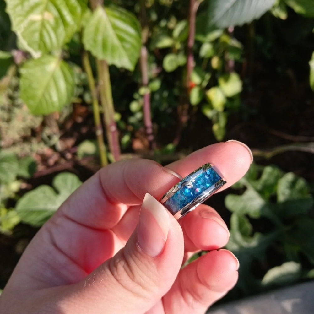 Ring - Picture 3 of 4
